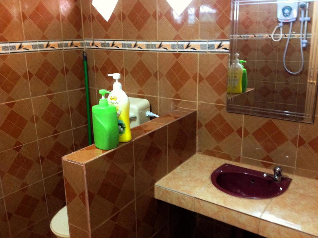 Nur Muslim Homestay At Kota Bharu Ngoại thất bức ảnh